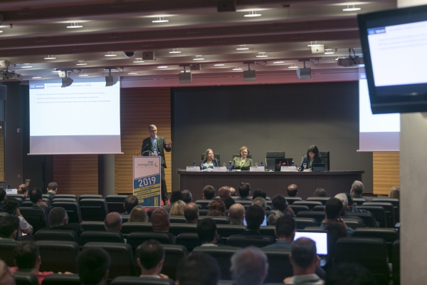 Experts attending the Batteries Summit 2019 warn of the need for “Europe to invent the batteries of the future”