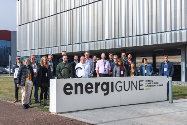 Experts appointed by the International Energy Agency analyze at CIC energiGUNE the development of technology for compact thermal energy storage